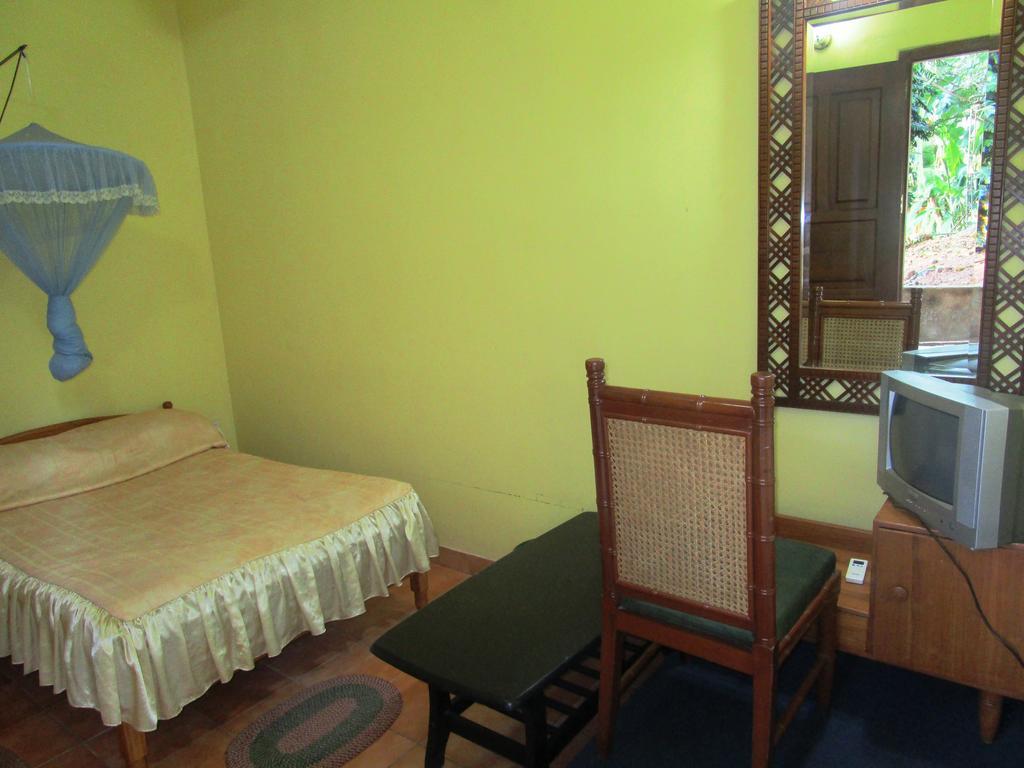 Hotel Shalini Анурадхапура Номер фото