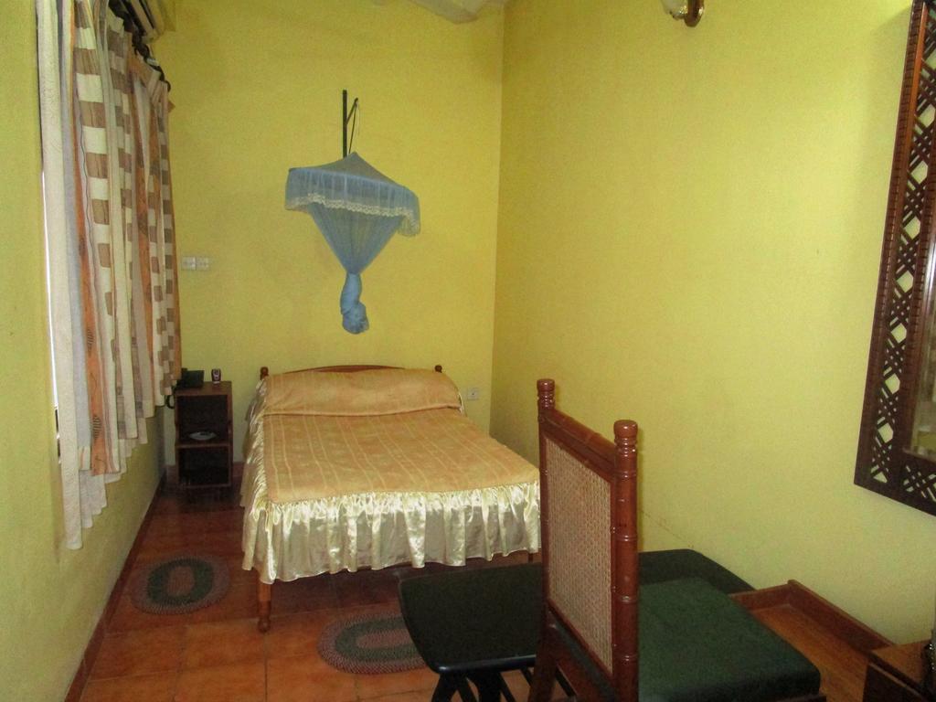 Hotel Shalini Анурадхапура Номер фото