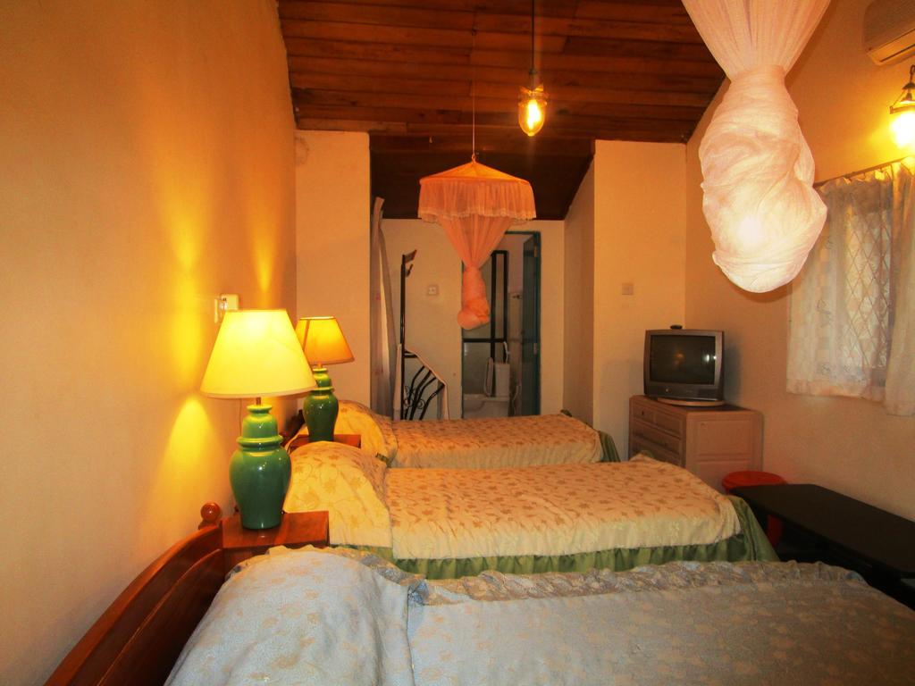 Hotel Shalini Анурадхапура Номер фото
