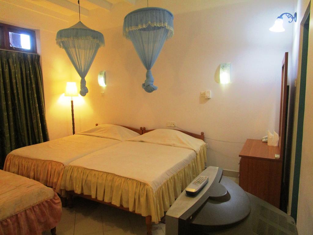 Hotel Shalini Анурадхапура Номер фото