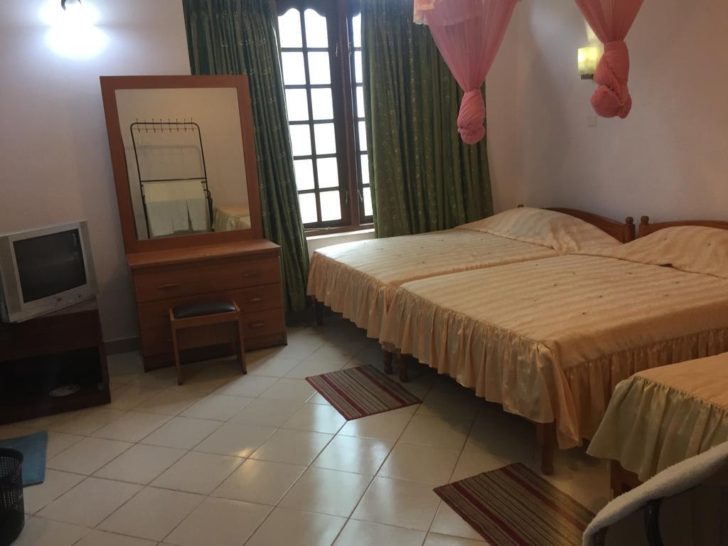 Hotel Shalini Анурадхапура Экстерьер фото