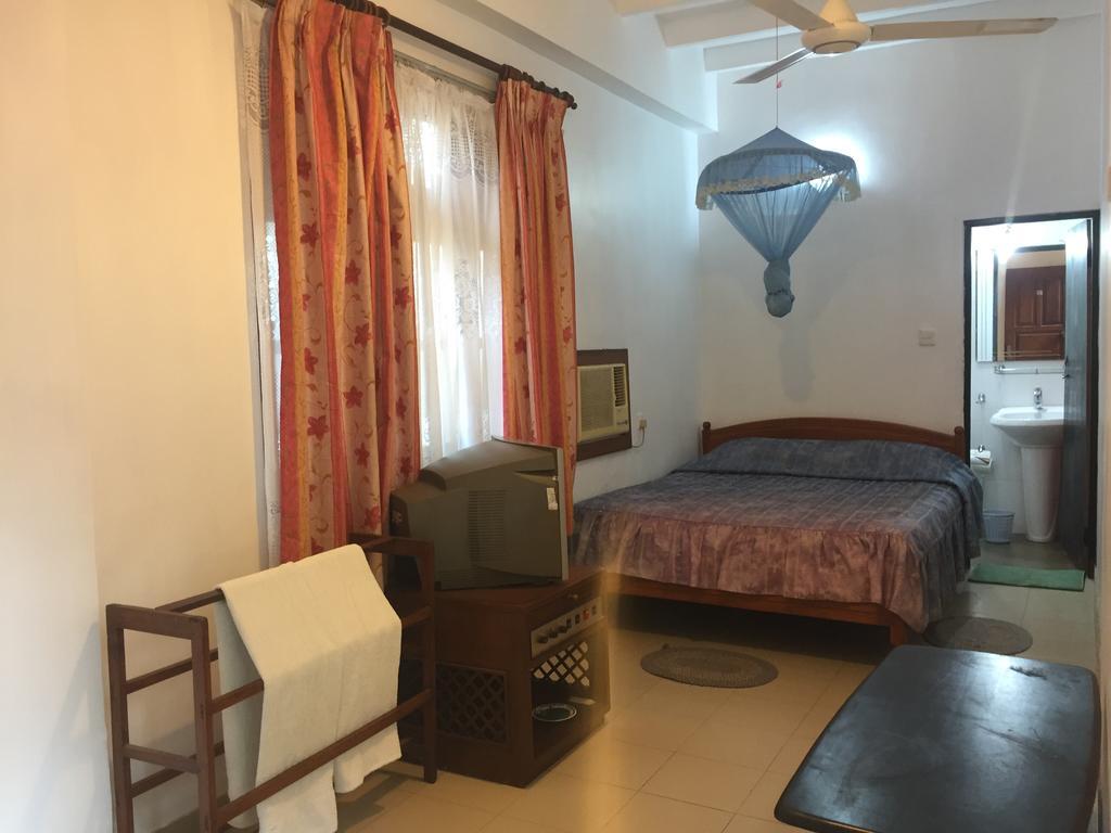 Hotel Shalini Анурадхапура Экстерьер фото